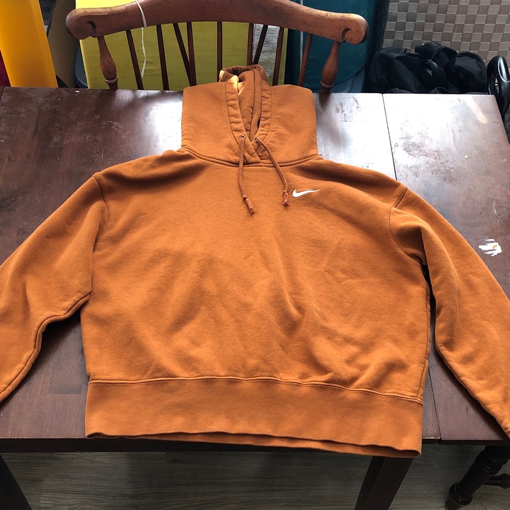 🥧 Nike Pullover Hoodie with White Swoosh